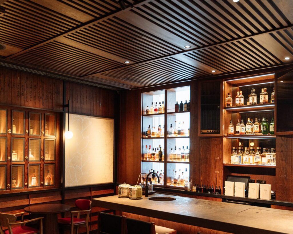 Exclusive tasting events are held at The Malt Lounge Whisky Bar in London.